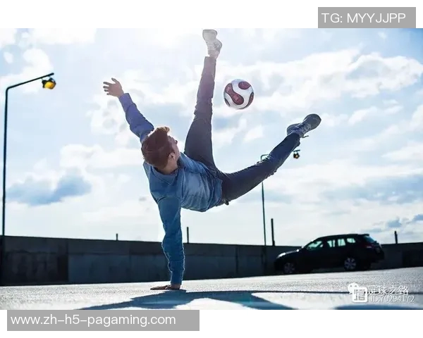 花式足球教学全攻略从基础技巧到高级花式动作的全面解析与实用训练方法 花式足球教学全攻略从基础技巧到高级花式动作的全面解析与实用训练方法